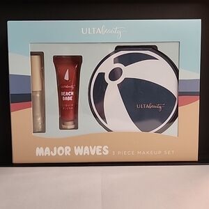 Ulta Beauty Major Waves 3 Piece Makeup Set Eye Shadow Palette Blush Lip Gloss